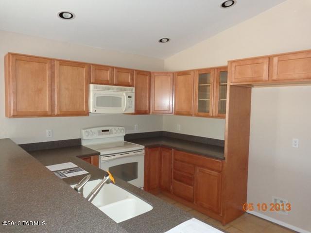 6635 East Bambino Road Tucson, AZ 85756 - Photo 7 of 22
