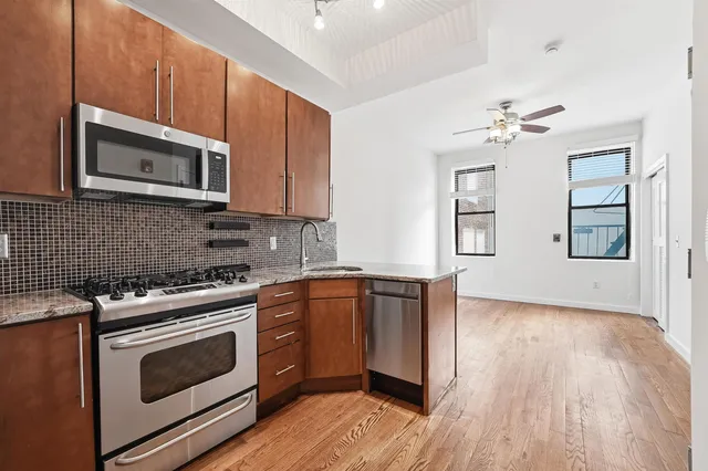 $3,000 | 405 4th Street, Unit 1A, Hoboken, NJ 07030