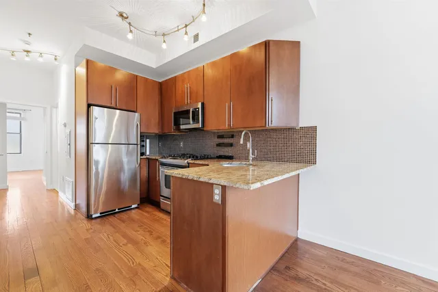 $3,000 | 405 4th Street, Unit 1A, Hoboken, NJ 07030