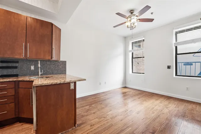 $3,000 | 405 4th Street, Unit 1A, Hoboken, NJ 07030