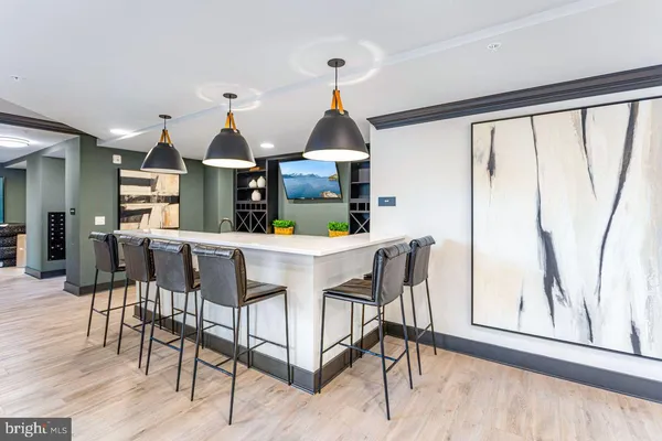 $2,819 | 701 North Henry Street, Unit 213, Alexandria, VA 22314