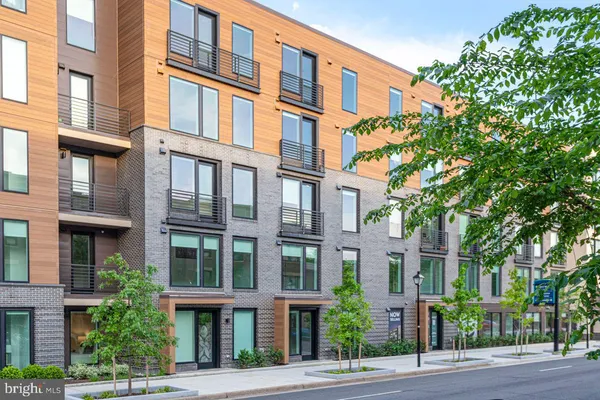 $2,819 | 701 North Henry Street, Unit 213, Alexandria, VA 22314