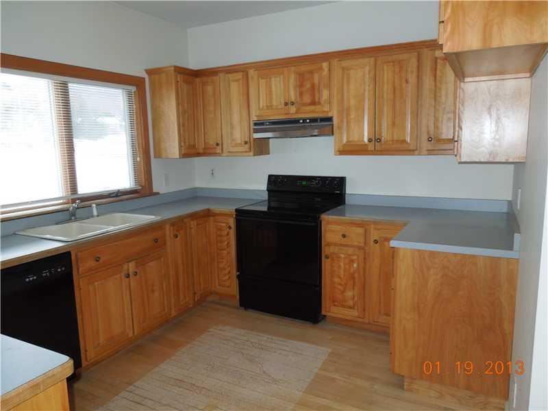 85 Old Ocean House Road Cape Elizabeth, ME 04107 - Photo 3 of 11 Kitchen.