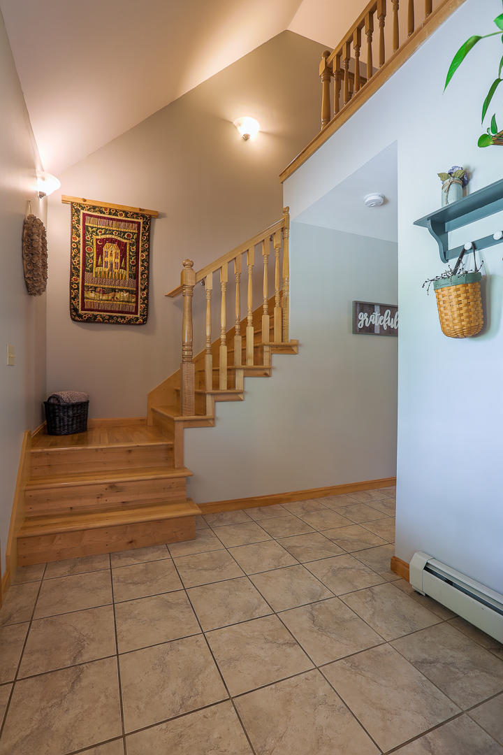 139 Boston Road Winterport, ME 04496 - Photo 18 of 44 foyer1