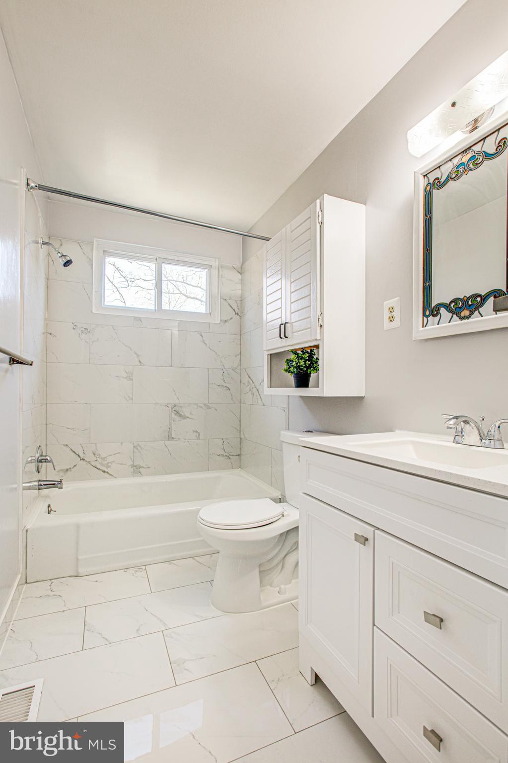 6025 Frontier Drive Springfield, VA 22150 - Photo 40 of 49 Bath Room U L