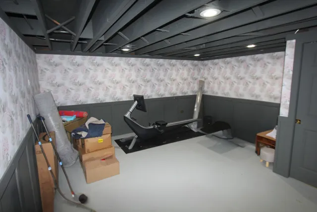 $355,000 | 98 Wiltshire Court, Schaumburg, IL 60193