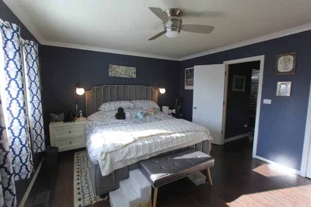 $355,000 | 98 Wiltshire Court, Schaumburg, IL 60193