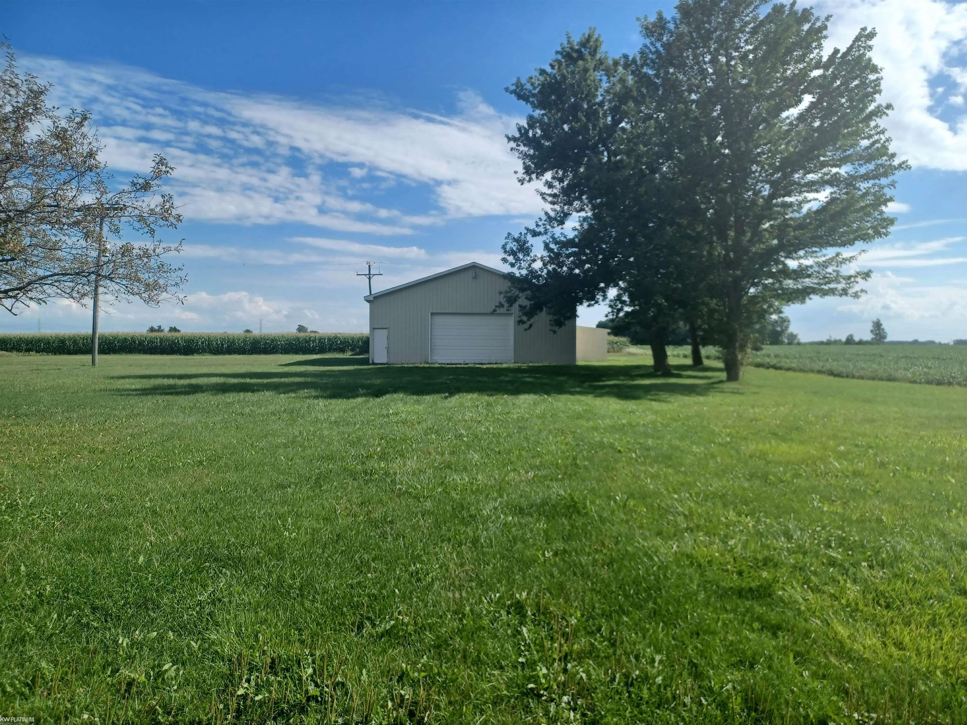 31850 Weber Road Richmond, MI 48062 - Photo 6 of 42 50087009-5.JPG