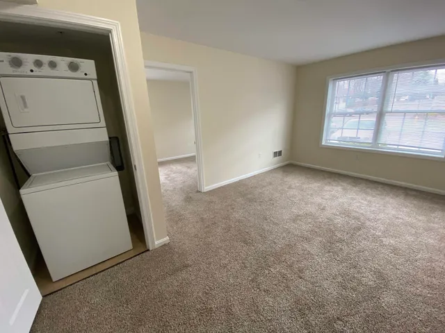 $1,945 | 30 Sentinel Court, Unit L08, Manchester, NH 03103