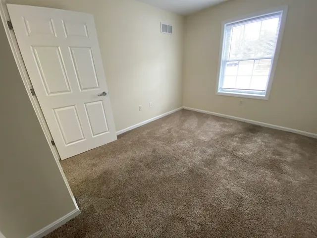 $1,945 | 30 Sentinel Court, Unit L08, Manchester, NH 03103