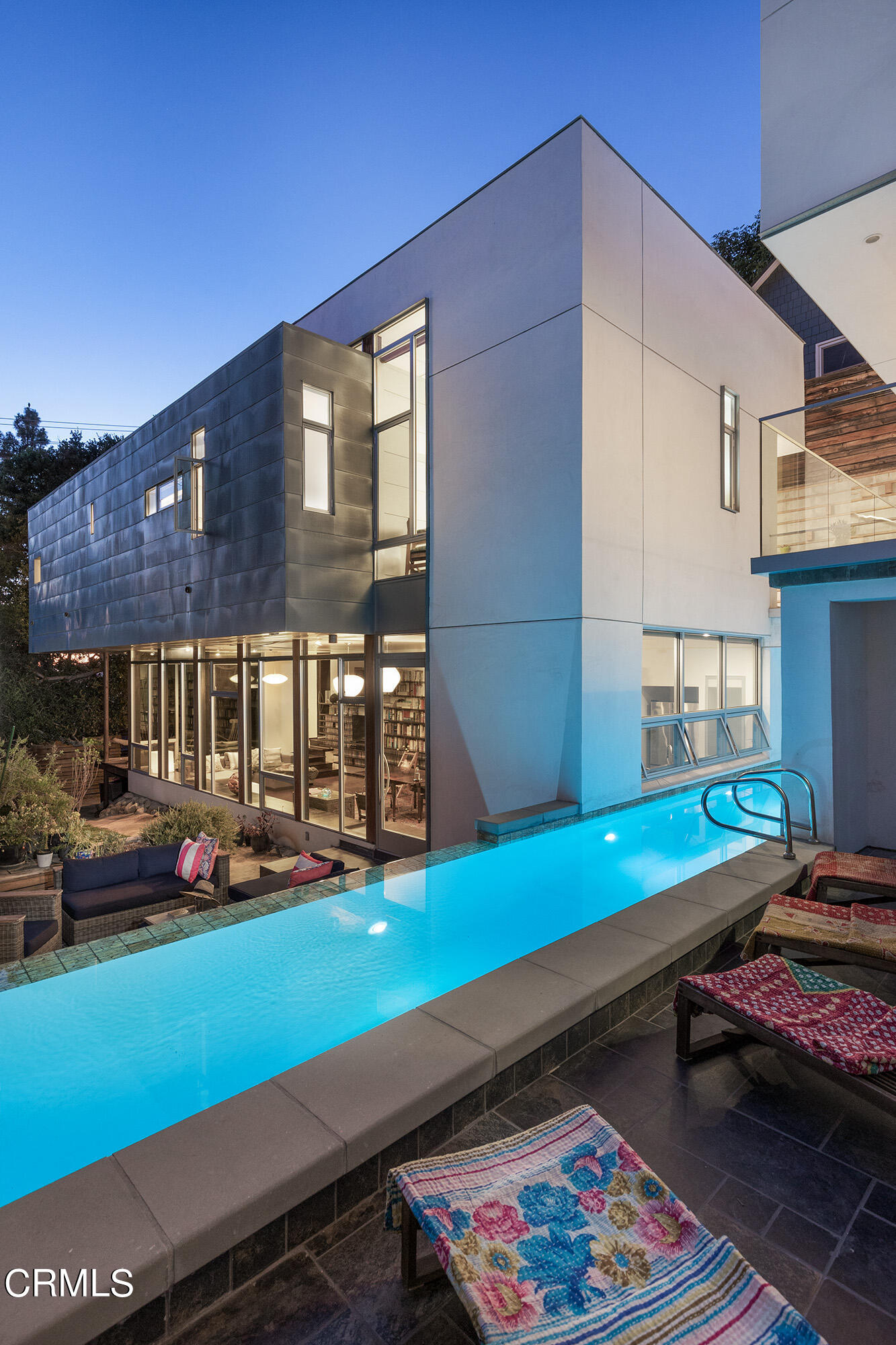 1869 Kaweah Drive Pasadena, CA 91105 - Photo 33 of 36 a backyard of a house with barbeque oven table and chairs