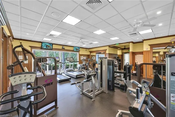 a view of a yard with a fountain