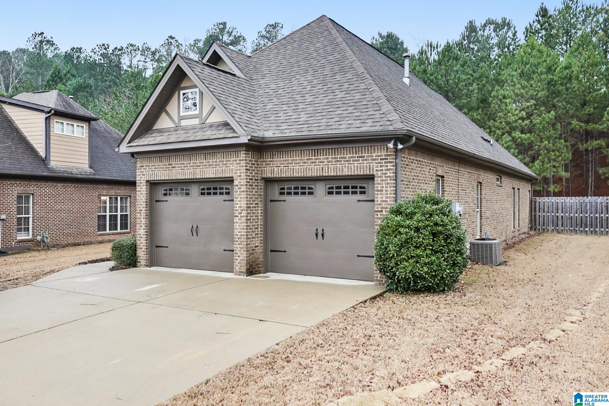 1252 Grants Way Birmingham, AL 35210 - Photo 3 of 24