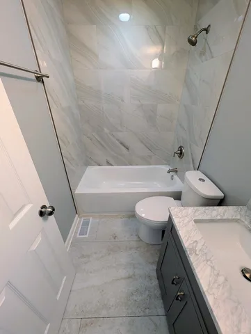 $385,000 | 1005 Valley Stream Drive, Wheeling, IL 60090