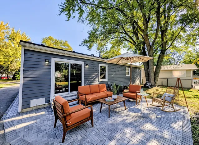 $385,000 | 1005 Valley Stream Drive, Wheeling, IL 60090