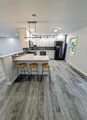 $385,000 | 1005 Valley Stream Drive, Wheeling, IL 60090