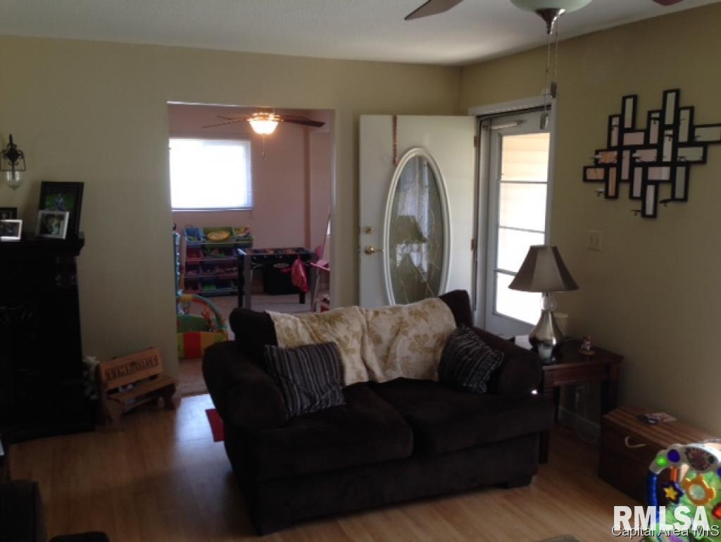 2421 Devonshire Road Springfield, IL 62703 - Photo 19 of 34