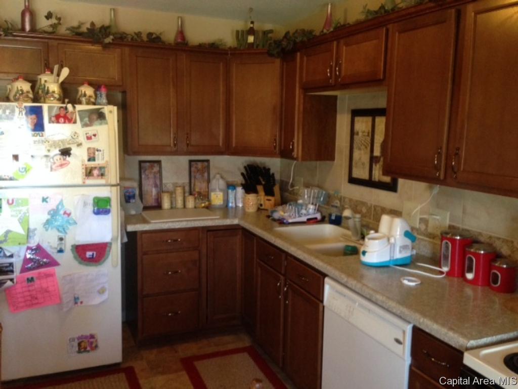 2421 Devonshire Road Springfield, IL 62703 - Photo 3 of 34