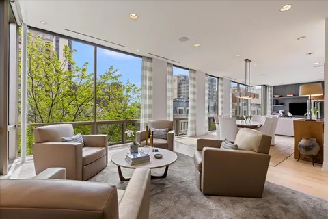 $3,300,000 | 422 West Deming Place, Unit 4, Chicago, IL 60614