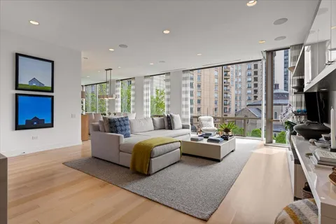 $3,300,000 | 422 West Deming Place, Unit 4, Chicago, IL 60614