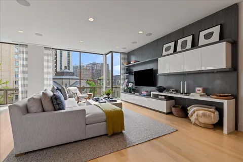 $3,300,000 | 422 West Deming Place, Unit 4, Chicago, IL 60614