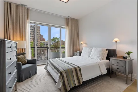 $3,300,000 | 422 West Deming Place, Unit 4, Chicago, IL 60614