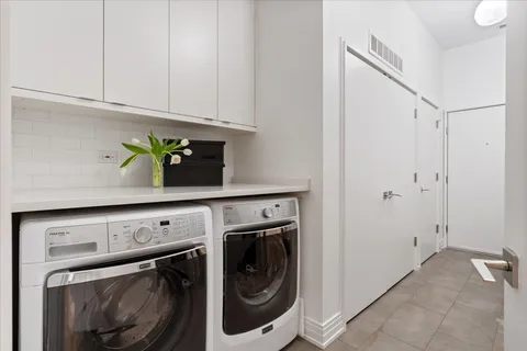 $3,300,000 | 422 West Deming Place, Unit 4, Chicago, IL 60614