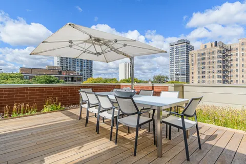 $3,300,000 | 422 West Deming Place, Unit 4, Chicago, IL 60614