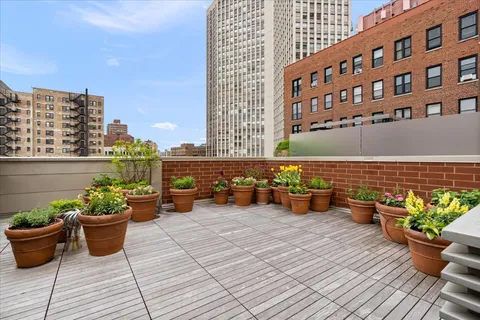 $3,300,000 | 422 West Deming Place, Unit 4, Chicago, IL 60614