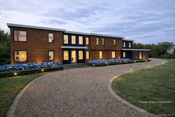 $6,795,000 | 207 Middle Line Highway, Southampton, NY 11968