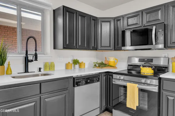 $189,999 | 4433 North Stanton Street, Unit 317, El Paso, TX 79902