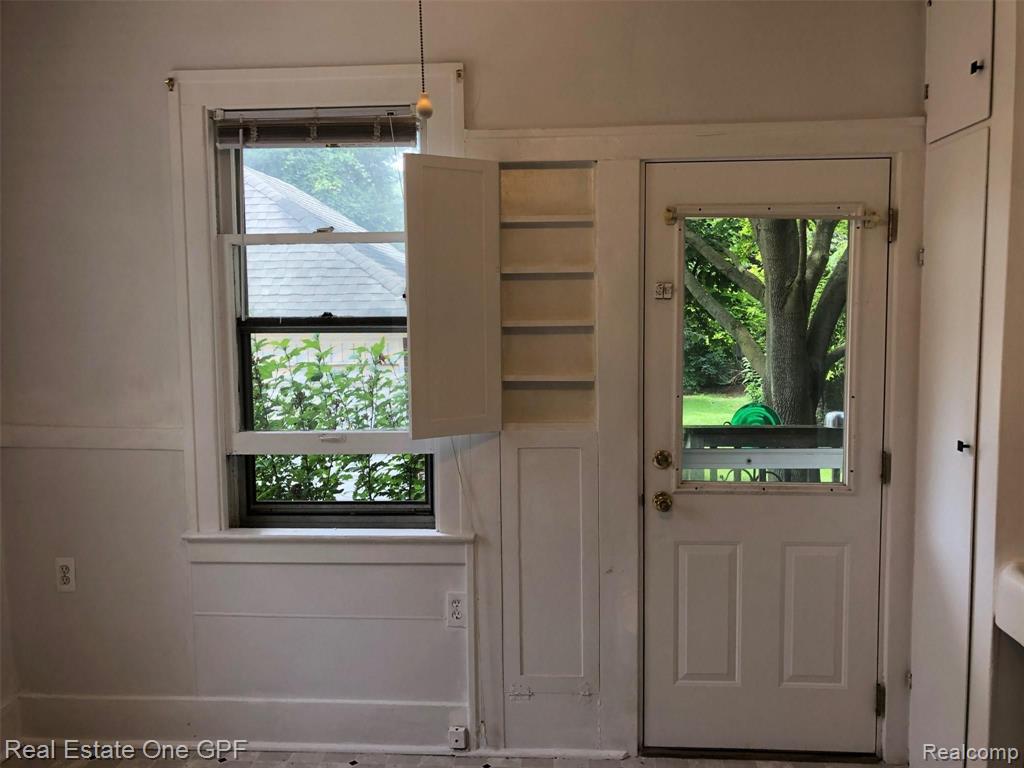971 Fisher Road Grosse Pointe, MI 48230 - Photo 15 of 36