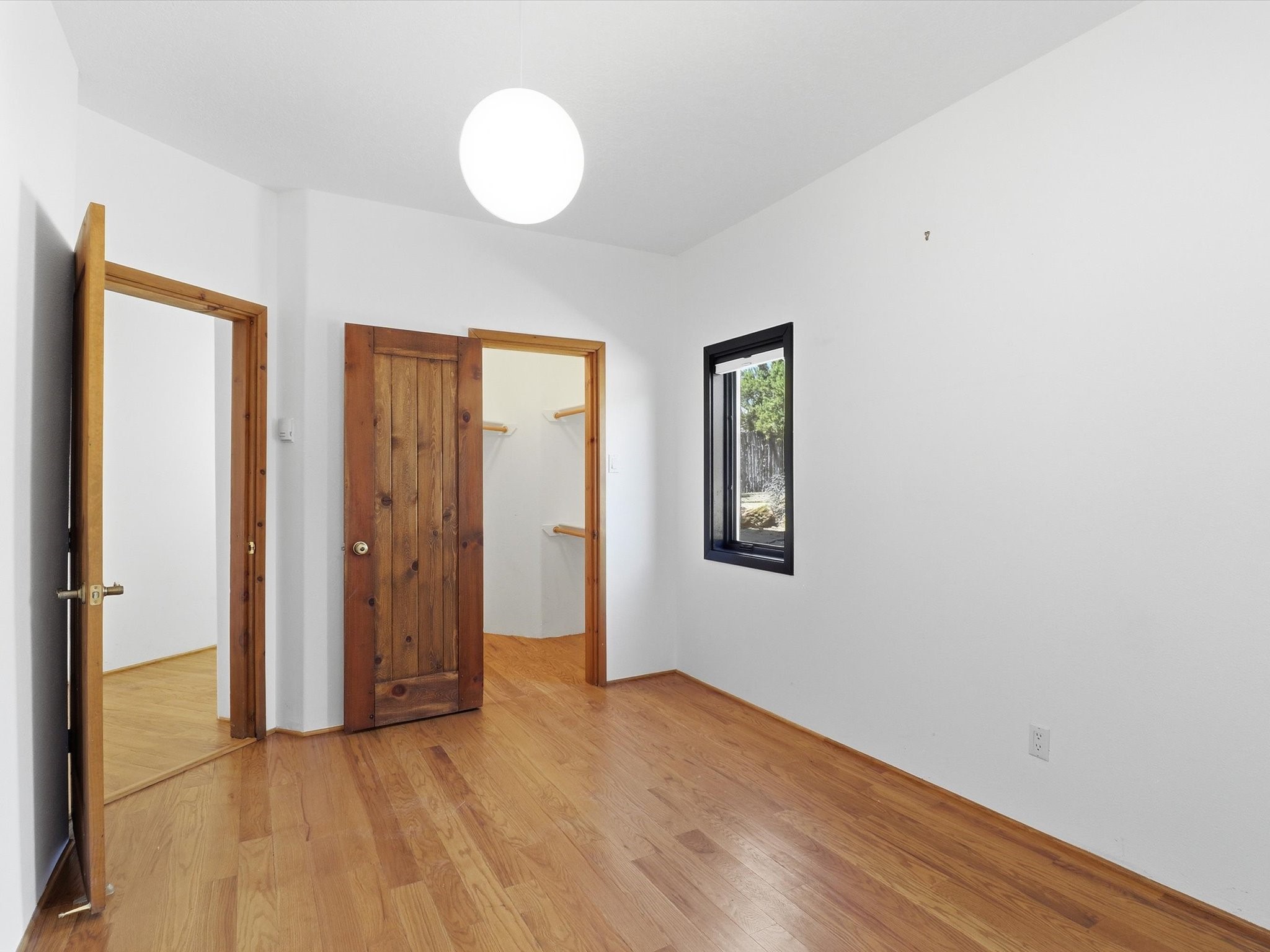 975 Indian Ridge Road Santa Fe, NM 87501 - Photo 25 of 67 2nd bedroom closet