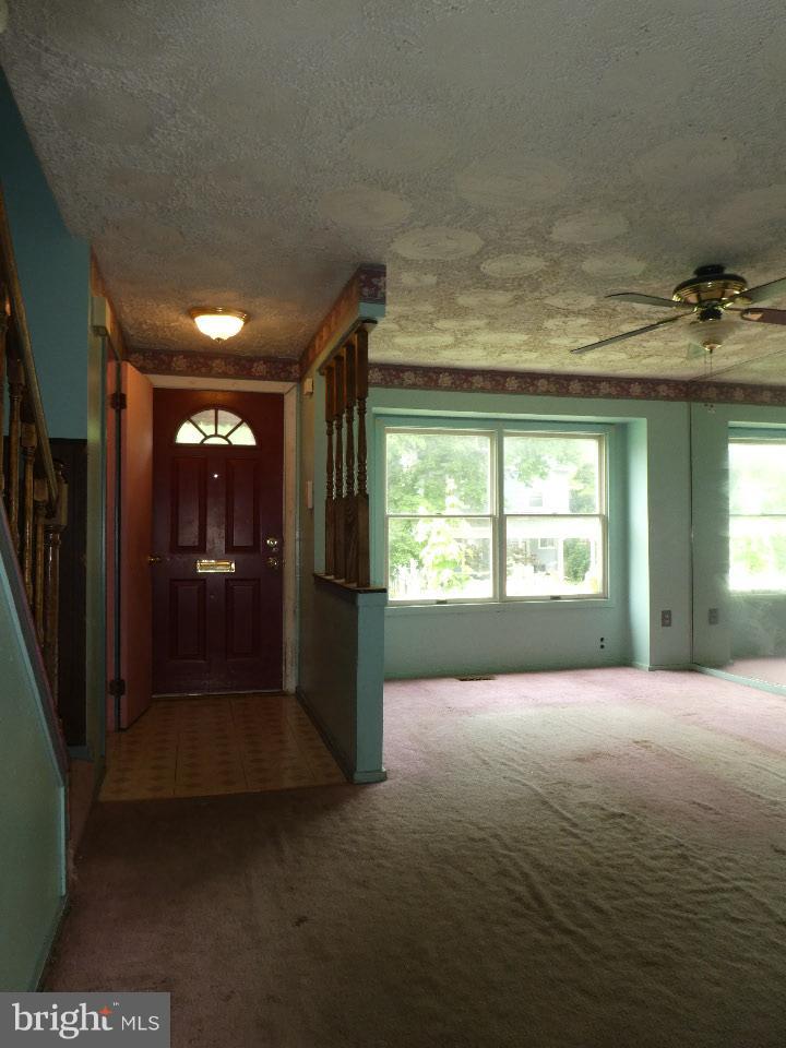 2131 Allendale Road Baltimore, MD 21216 - Photo 2 of 16 Living Room