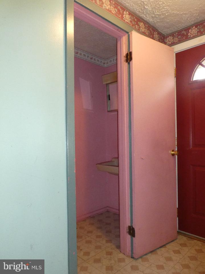2131 Allendale Road Baltimore, MD 21216 - Photo 4 of 16 Bath