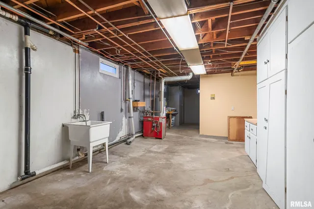 $217,900 | 2491 West Washington Street, Springfield, IL 62702