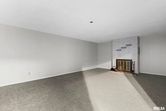 $217,900 | 2491 West Washington Street, Springfield, IL 62702