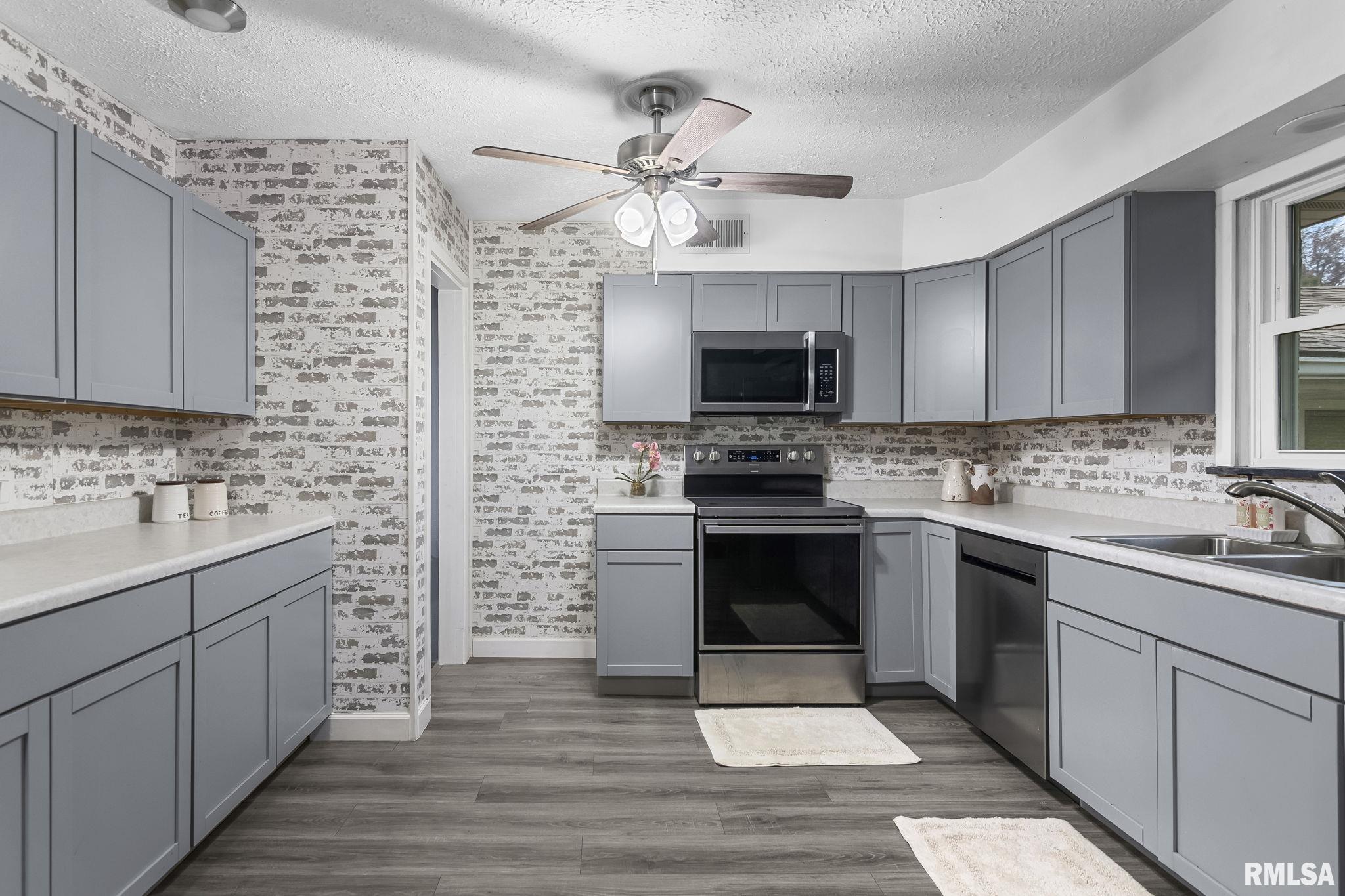 2491 West Washington Street Springfield, IL 62702 - Photo 9 of 31