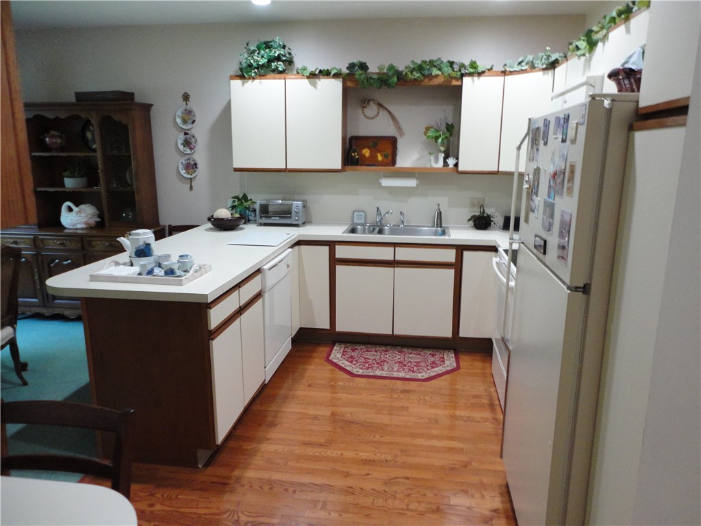 196 Old River Road, Unit 212 Lincoln, RI 02865 - Photo 2 of 22 Gallery Image 2