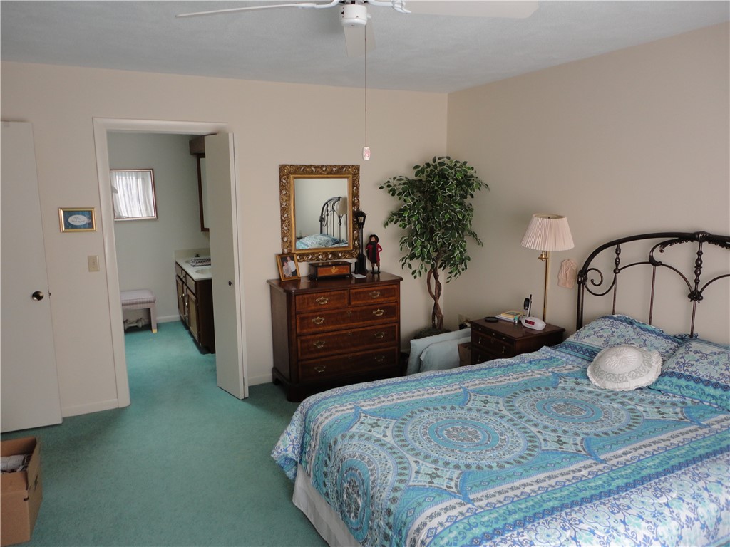 196 Old River Road, Unit 212 Lincoln, RI 02865 - Photo 8 of 22 Primary Bedroom