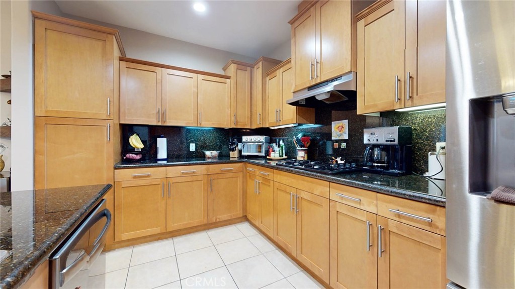 4821 Bakman Avenue, Unit 405 North Hollywood, CA 91601 - Photo 12 of 35