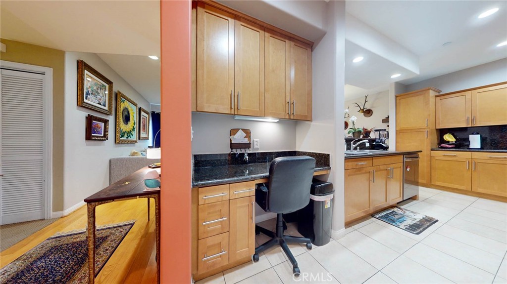 4821 Bakman Avenue, Unit 405 North Hollywood, CA 91601 - Photo 14 of 35