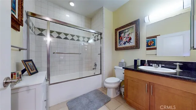 $679,000 | 4821 Bakman Avenue, Unit 405, North Hollywood, CA 91601