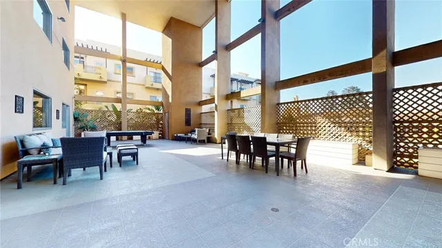 $679,000 | 4821 Bakman Avenue, Unit 405, North Hollywood, CA 91601