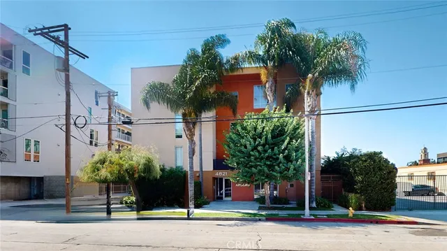$679,000 | 4821 Bakman Avenue, Unit 405, North Hollywood, CA 91601