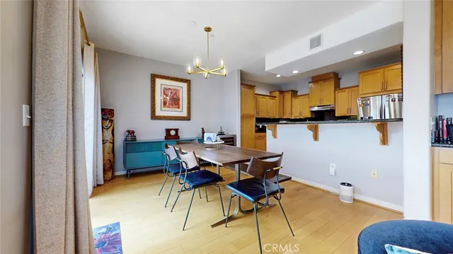 $679,000 | 4821 Bakman Avenue, Unit 405, North Hollywood, CA 91601