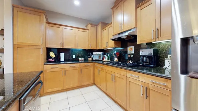 $679,000 | 4821 Bakman Avenue, Unit 405, North Hollywood, CA 91601