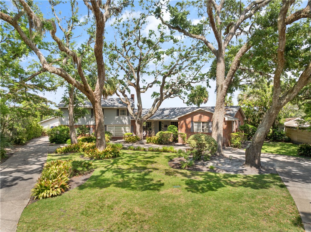 524 Wesley Oak Circle St. Simons Island, GA 31522 - Photo 2 of 10