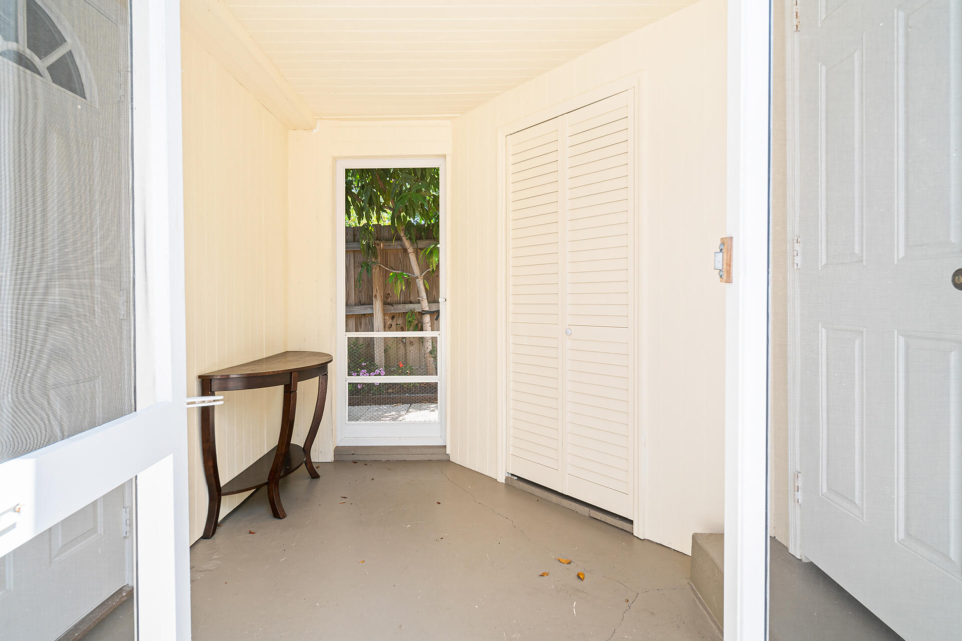 813 Avon Road West Palm Beach, FL 33401 - Photo 29 of 43 a view of an empty room and window