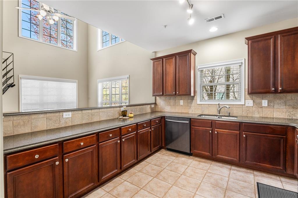 111 Portico Place Newnan, GA 30265 - Photo 7 of 55